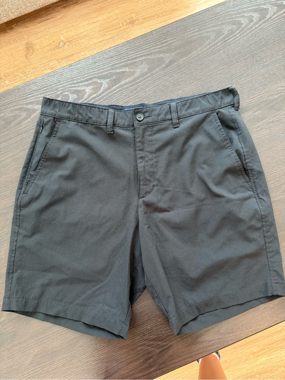 Men’s Abercrombie & Fitch Stretch Shorts.